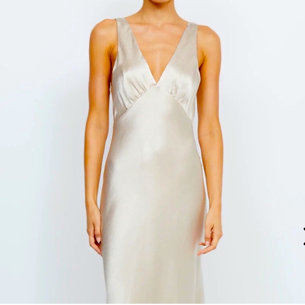 BRIDESMAIDS ALERT 🚨 BEC & Bridge worn once for wedding!